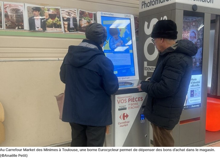 Toulouse. Cette borne permet aux clients de récupérer des bons d'achat, voici comment elle fonctionne
